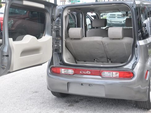 Used 2010 Nissan Cube 1.8 SL w/ Interior Designer Pkg FWD image 13