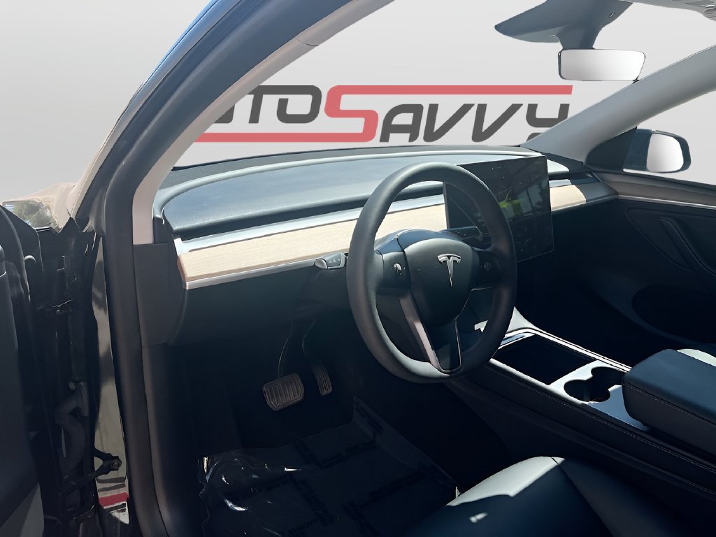 Used 2024 Tesla Model Y Long Range AWD/4WD image 9