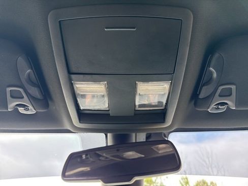 Used 2018 Dodge Challenger SXT image 23