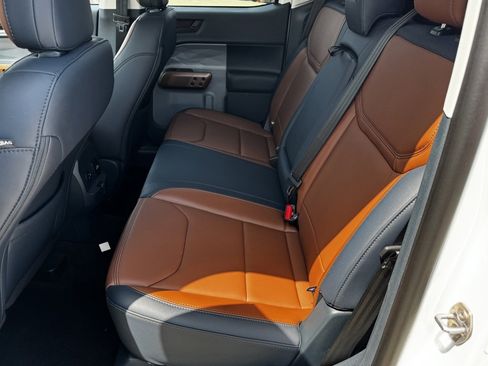 Certified 2024 Ford Maverick Lariat image 34