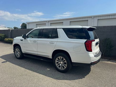 Used 2022 GMC Yukon Denali RWD image 4