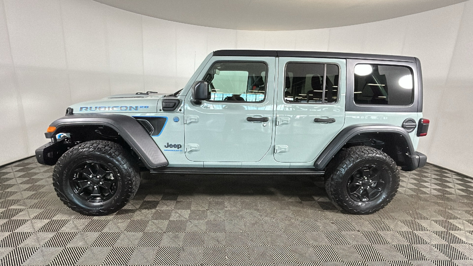 Used 2023 Jeep Wrangler Unlimited Rubicon 4xe AWD/4WD image 7