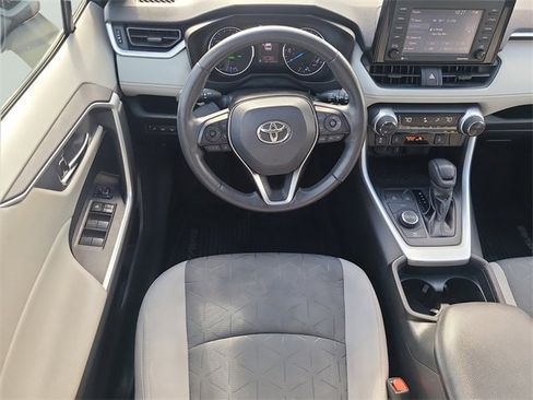 Used 2021 Toyota RAV4 XLE w/ Convenience Package image 19