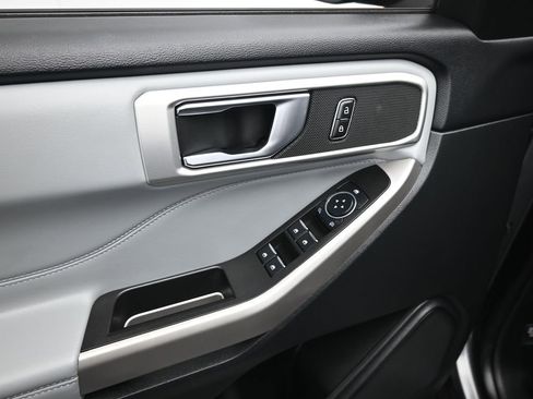 Used 2023 Ford Explorer XLT w/ Equipment Group 202A image 11