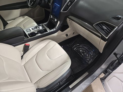 Used 2022 Ford Edge Titanium image 21