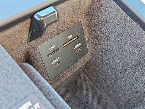 New 2026 Porsche Macan image 16