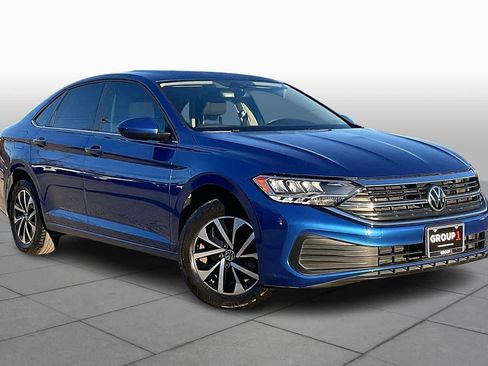 Used 2023 Volkswagen Jetta S image 2