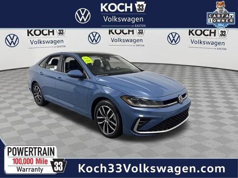 Used 2025 Volkswagen Jetta SE image 1