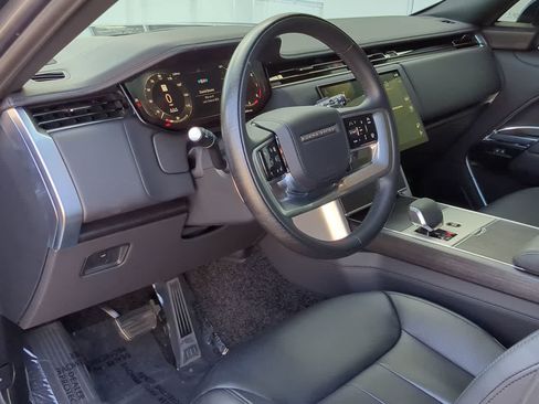 Certified 2025 Land Rover Range Rover SE AWD/4WD image 10