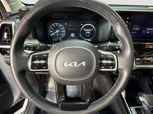 Used 2023 Kia Sorento SX image 18