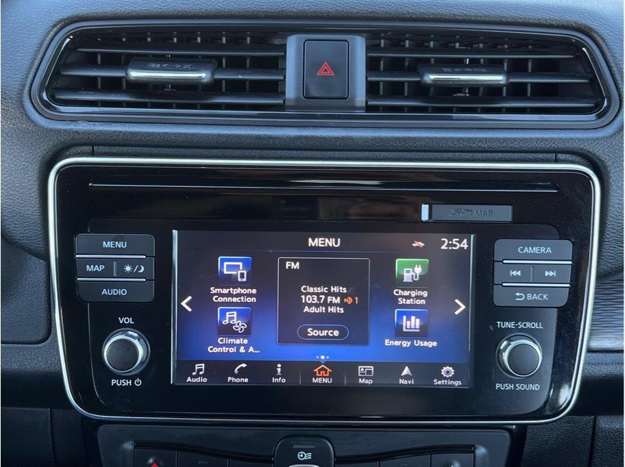 Used 2018 Nissan Leaf SV w/ SV Technology Package FWD image 13