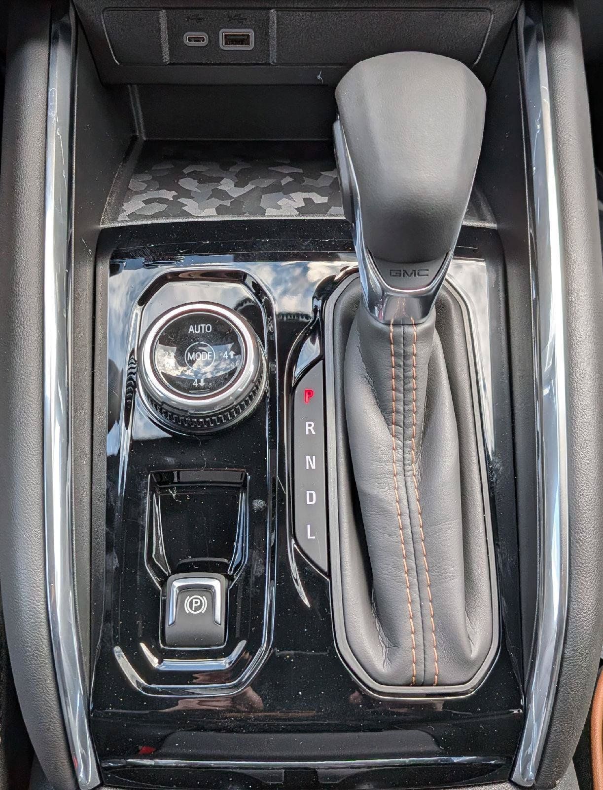 New 2026 GMC Canyon AT4 w/ Technology Plus Package AWD/4WD image 18