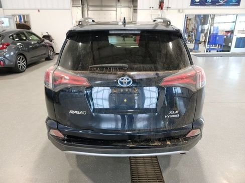 Used 2018 Toyota RAV4 XLE AWD/4WD image 6