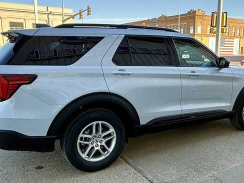 New 2026 Ford Explorer Active image 7