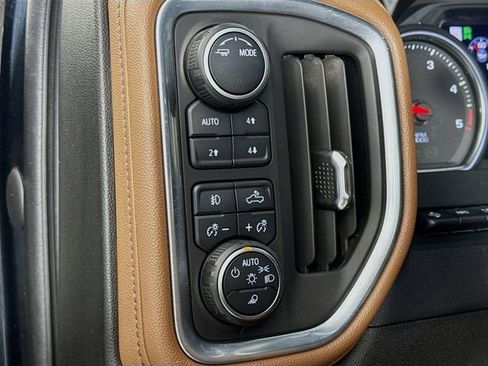 Used 2022 Chevrolet Silverado 3500 High Country image 12