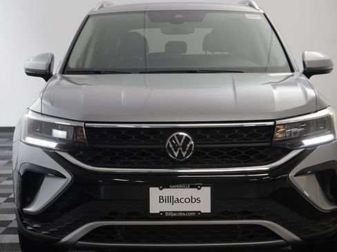 Certified 2023 Volkswagen Taos SE w/ Black Wheel Package FWD image 20