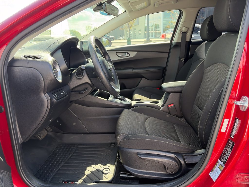 Used 2021 Kia Forte LXS FWD image 14