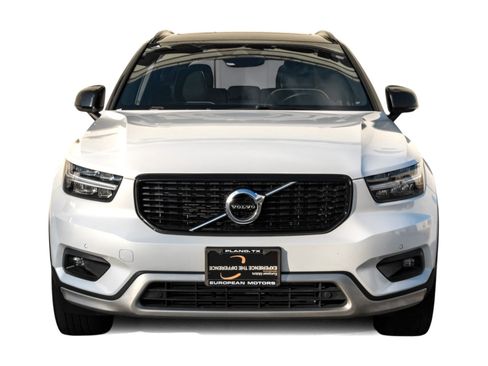 Used 2021 Volvo XC40 T4 R-Design image 5