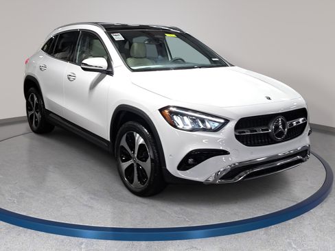 Used 2026 Mercedes-Benz GLA 250 4MATIC image 4