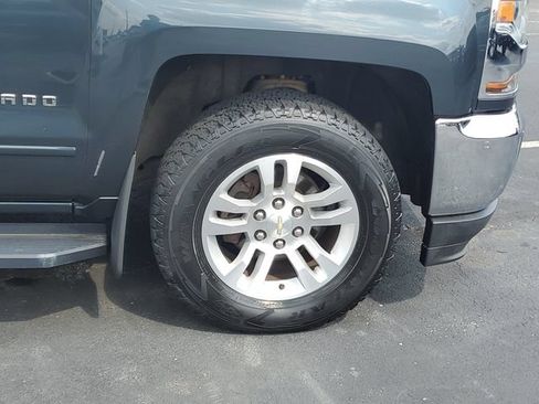 Used 2018 Chevrolet Silverado 1500 LT w/ All Star Edition AWD/4WD image 6
