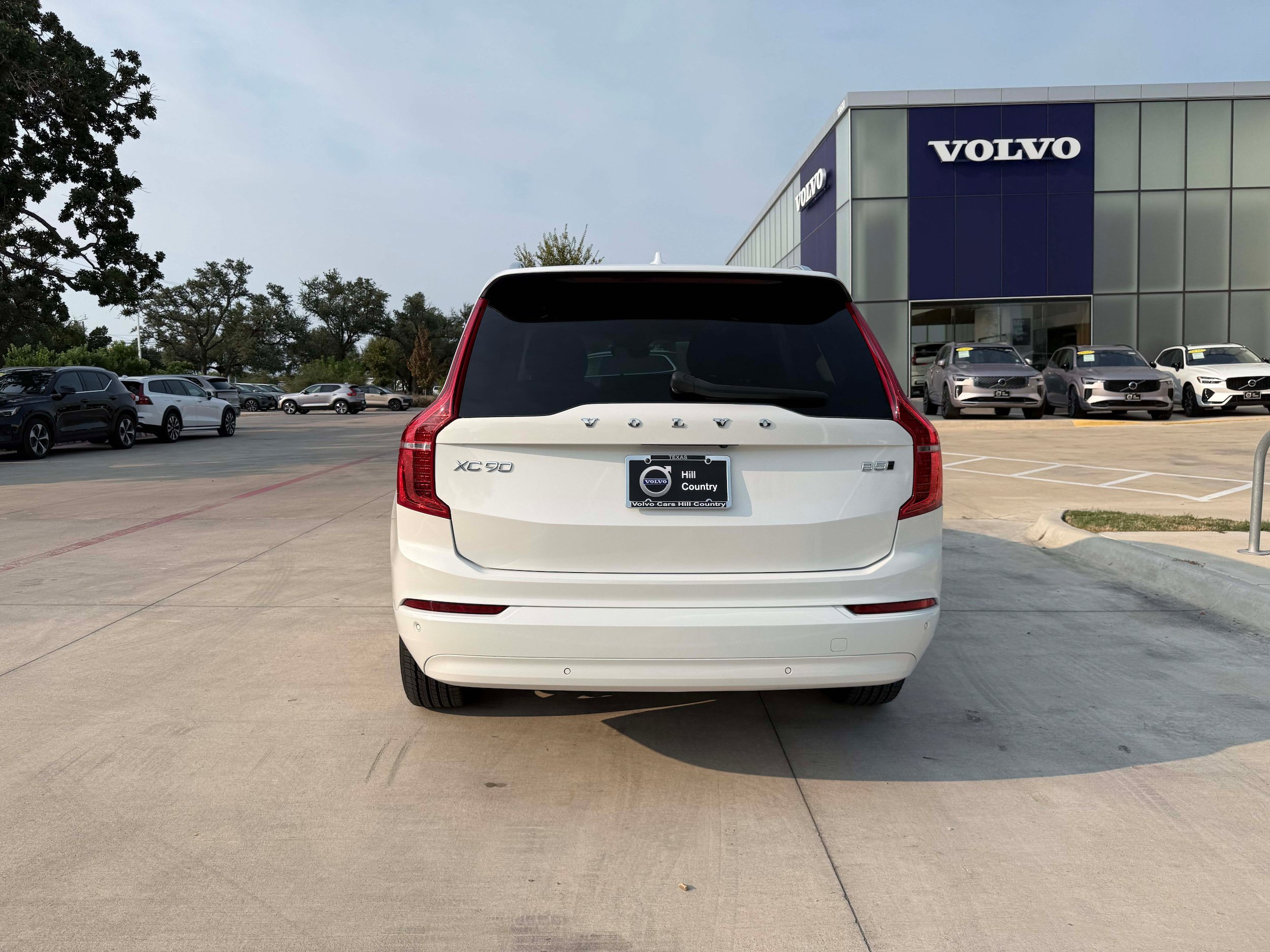 Used 2023 Volvo XC90 B5 Core AWD/4WD image 5
