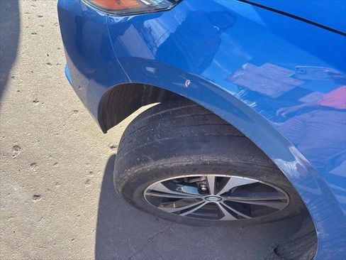 Used 2022 Nissan Sentra SV image 2