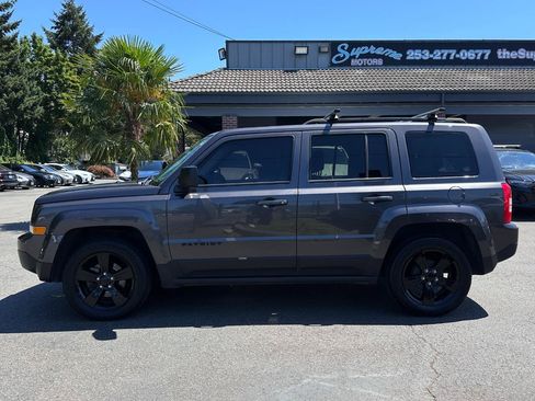 Used 2015 Jeep Patriot Sport w/ Power Value Group FWD image 3