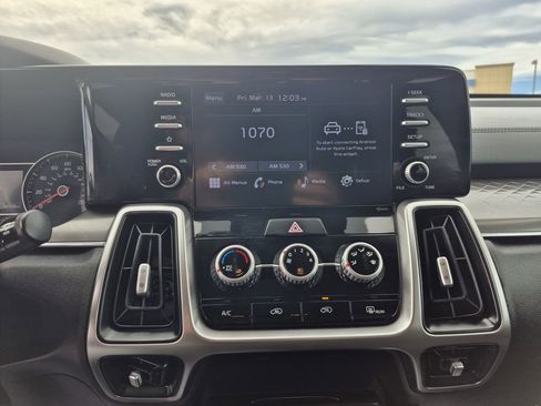 Used 2022 Kia Sorento LX image 9