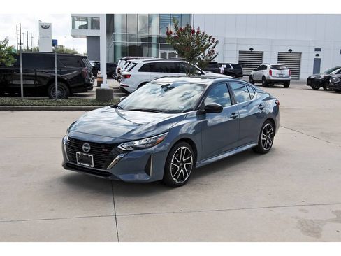Used 2024 Nissan Sentra SR w/ SR Premium Package FWD image 3