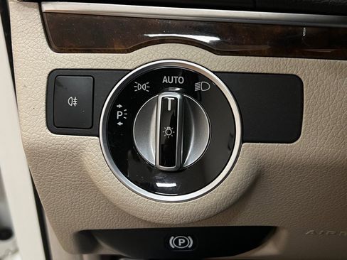 Used 2014 Mercedes-Benz E 350 SEDAN image 30