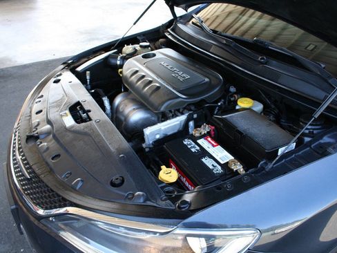 Used 2016 Chrysler 200 Limited Platinum FWD image 12