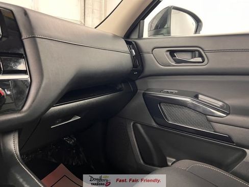 Used 2025 Nissan Pathfinder SV FWD image 45