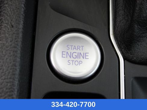 Certified 2022 Volkswagen Atlas SE image 11