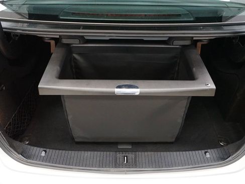 Used 2014 Mercedes-Benz E 350 4MATIC Sedan image 53