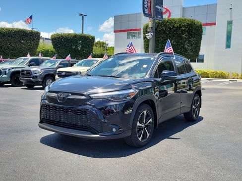 Used 2025 Toyota Corolla Cross AWD Hybrid w/ Convenience Package image 6