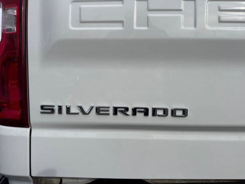 Used 2020 Chevrolet Silverado 1500 Custom w/ Custom Value Package AWD/4WD image 6