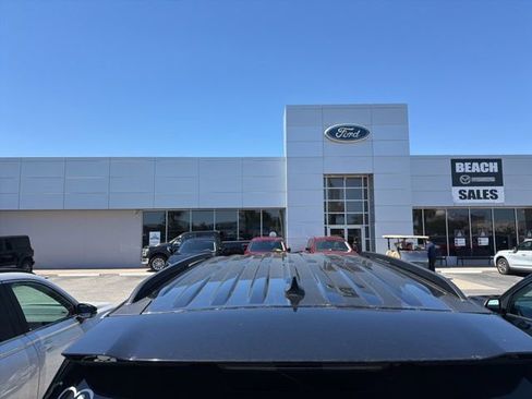 Used 2022 Ford Explorer XLT w/ Equipment Group 202A RWD image 9