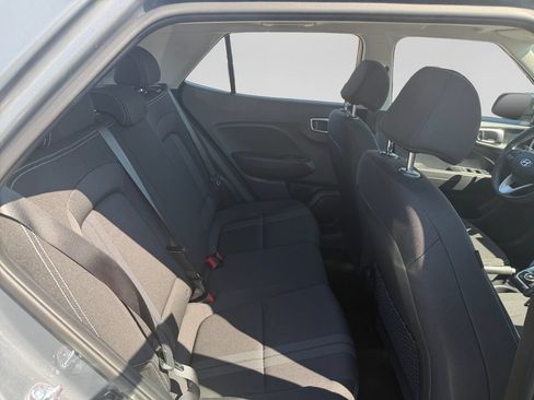 Used 2025 Hyundai Venue SEL FWD image 27