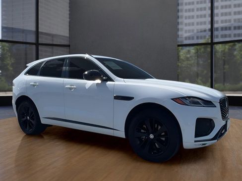 Used 2025 Jaguar F-PACE R-Dynamic S image 2
