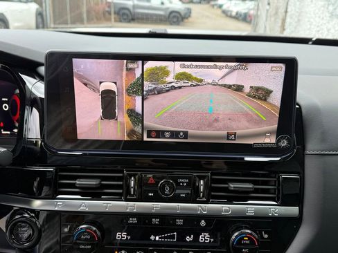 New 2026 Nissan Pathfinder SL w/ SL Premium Package AWD/4WD image 26