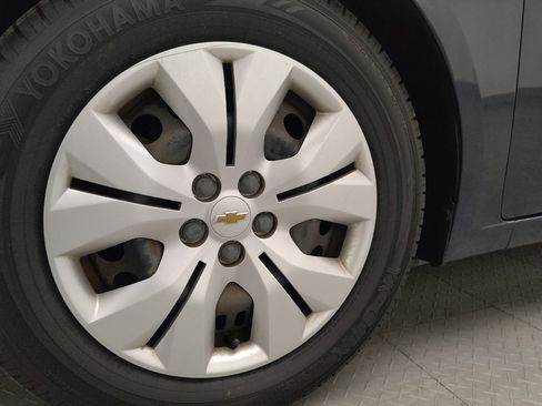 Used 2016 Chevrolet Cruze LS image 31