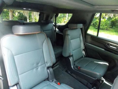 Used 2025 GMC Yukon AT4 w/ AT4 Premium Package AWD/4WD image 20
