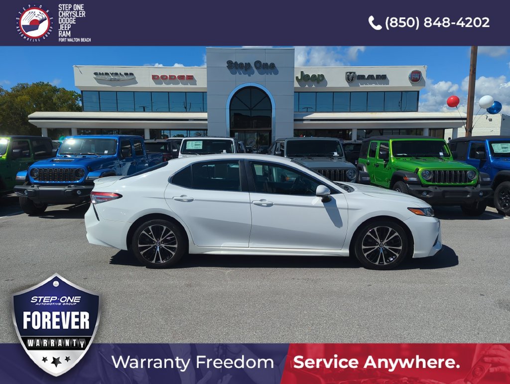 Used 2018 Toyota Camry SE FWD image 7