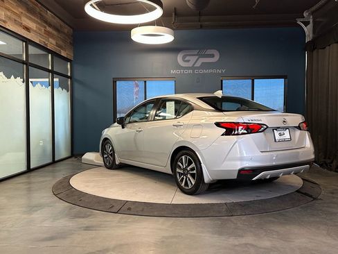 Used 2021 Nissan Versa SV image 5