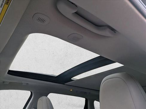 Used 2021 Jeep Cherokee Limited w/ Elite Package image 17