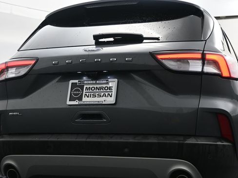Used 2022 Ford Escape SEL FWD image 10