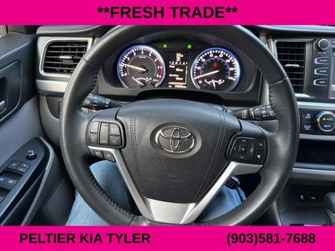 Used 2016 Toyota Highlander XLE image 19