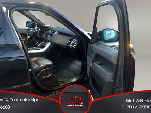 Used 2015 Land Rover Range Rover Sport SE image 16