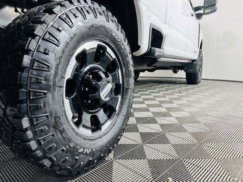 Used 2025 Ford F350 Platinum w/ Tremor Off-Road Package image 6