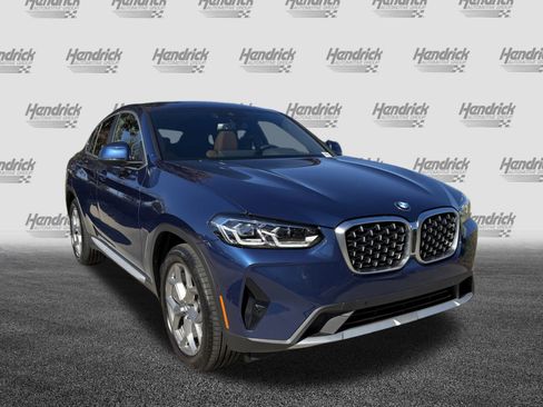 Certified 2025 BMW X4 xDrive30i image 2